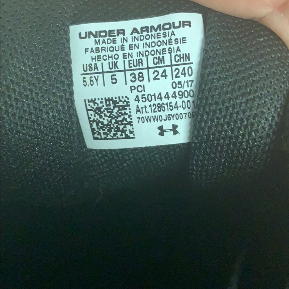 Under Armour Shoes size 5.5Y New - Picture 5 of 5